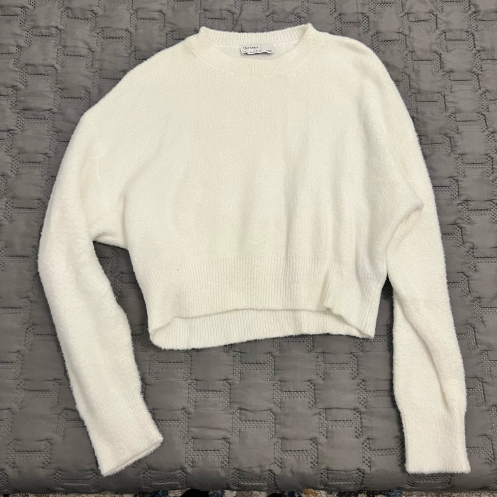 Fluffy crop sweater